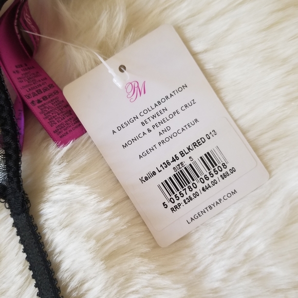 L'Agent Kellie Bra and Suspender - Picture 2 of 3